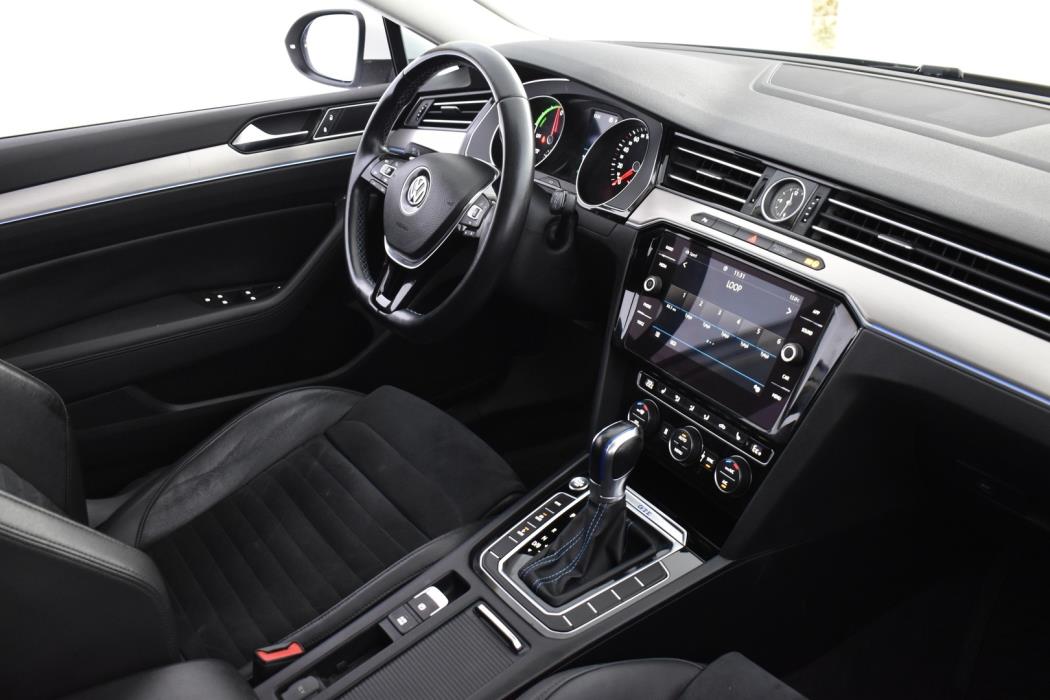 VOLKSWAGEN Passat 2019