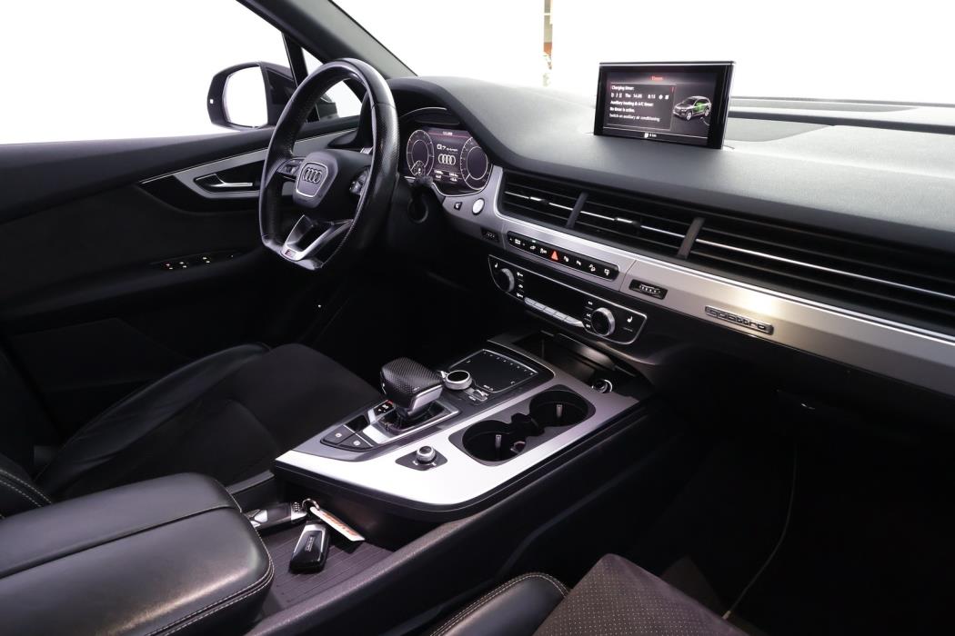 AUDI Q7 2017