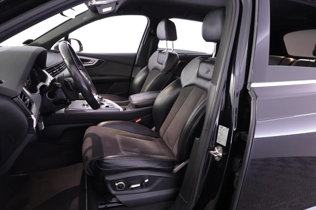 AUDI Q7 2017