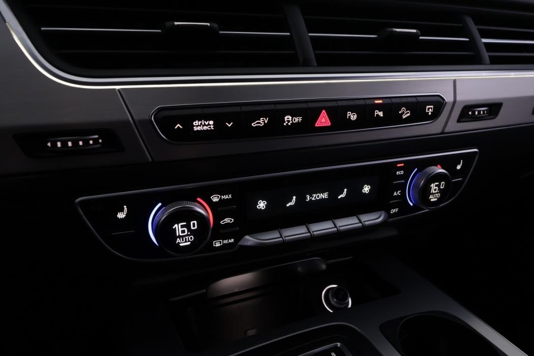 AUDI Q7 2017