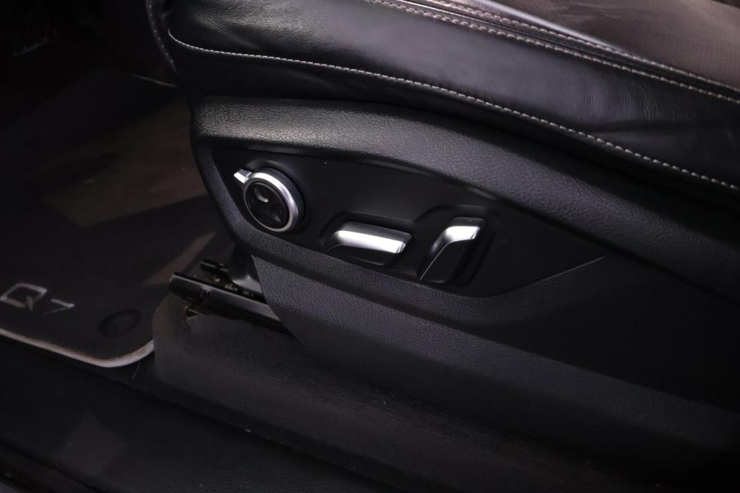 AUDI Q7 2017