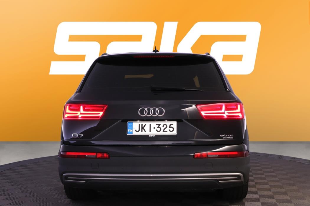 AUDI Q7 2017