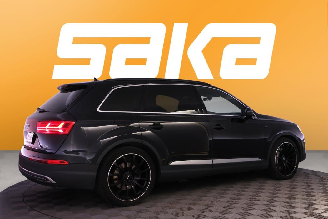 AUDI Q7 2017