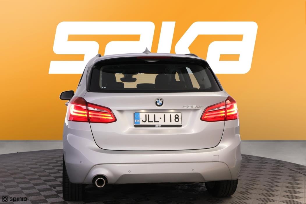 BMW 225 2019