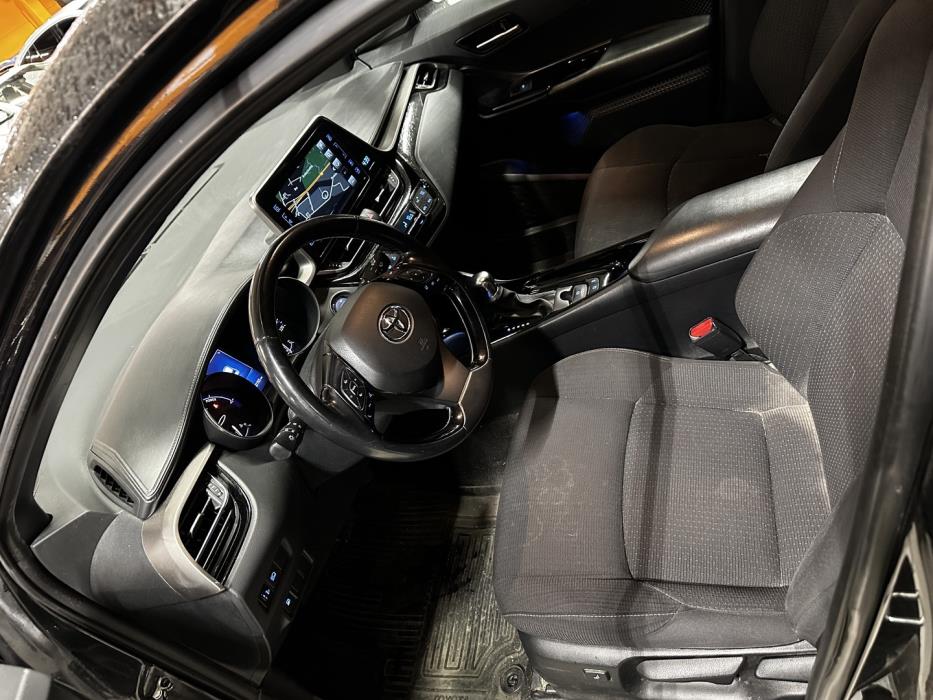 TOYOTA C-HR 2019