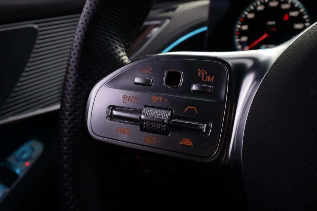 MERCEDES-BENZ EQC 2022