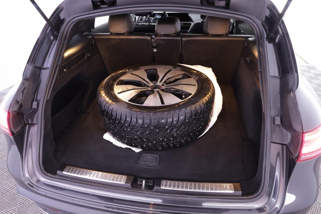 MERCEDES-BENZ EQC 2022