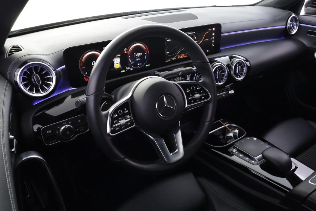 MERCEDES-BENZ CLA 2023