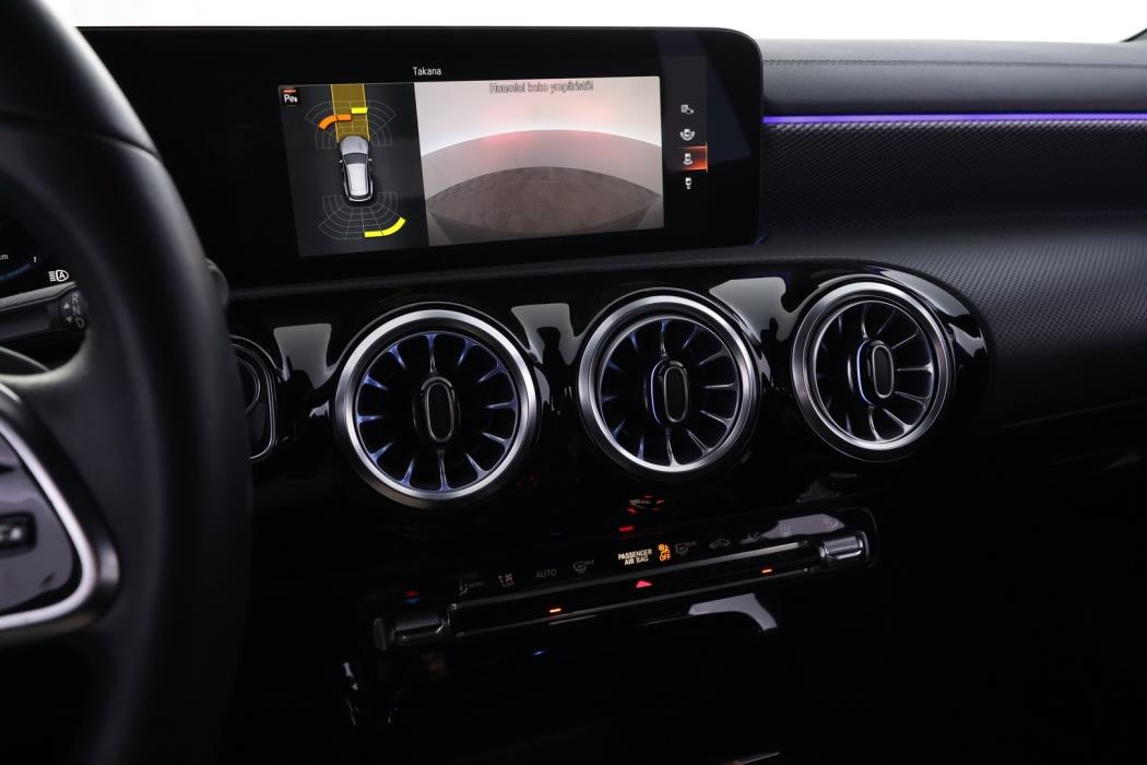 MERCEDES-BENZ CLA 2023