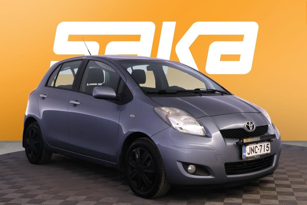 TOYOTA Yaris 2011