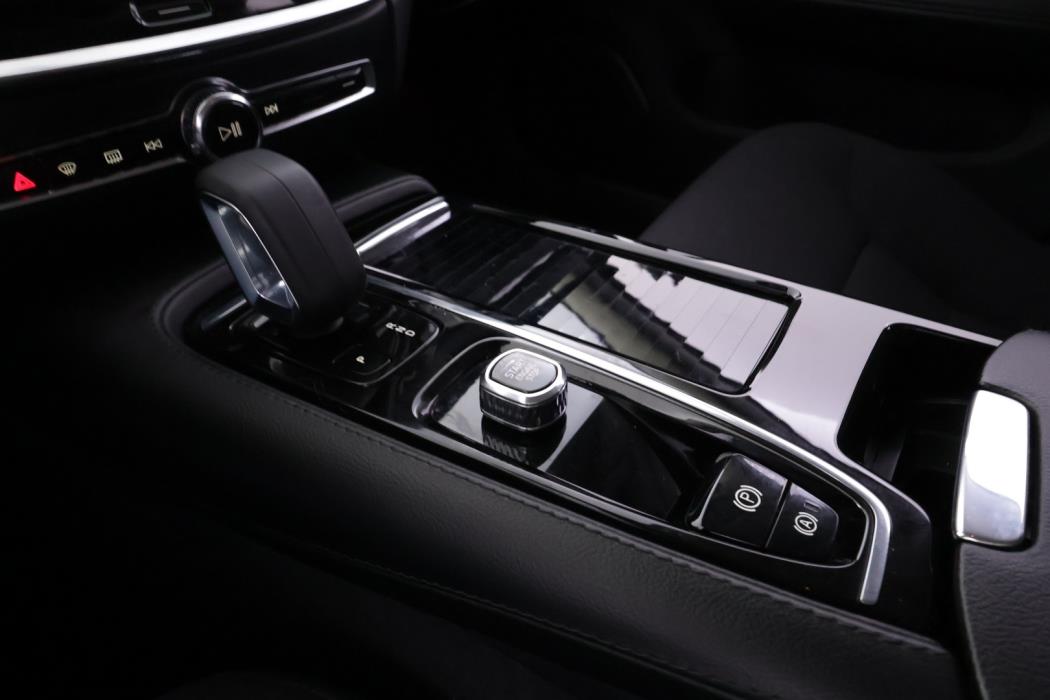 VOLVO V60 2022