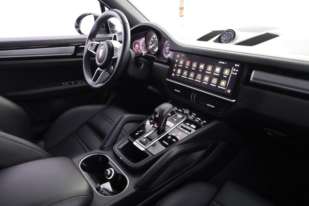 PORSCHE Cayenne 2023
