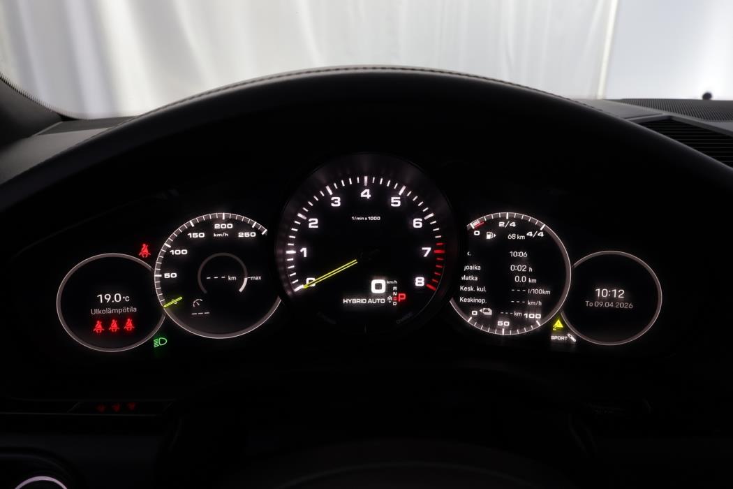 PORSCHE Cayenne 2023