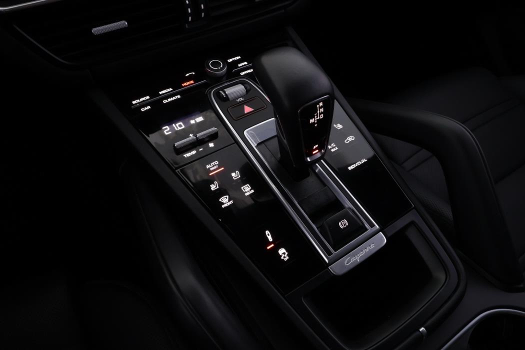 PORSCHE Cayenne 2023