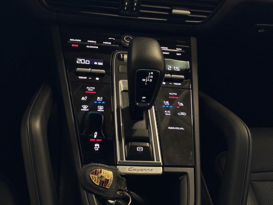 PORSCHE Cayenne 2023