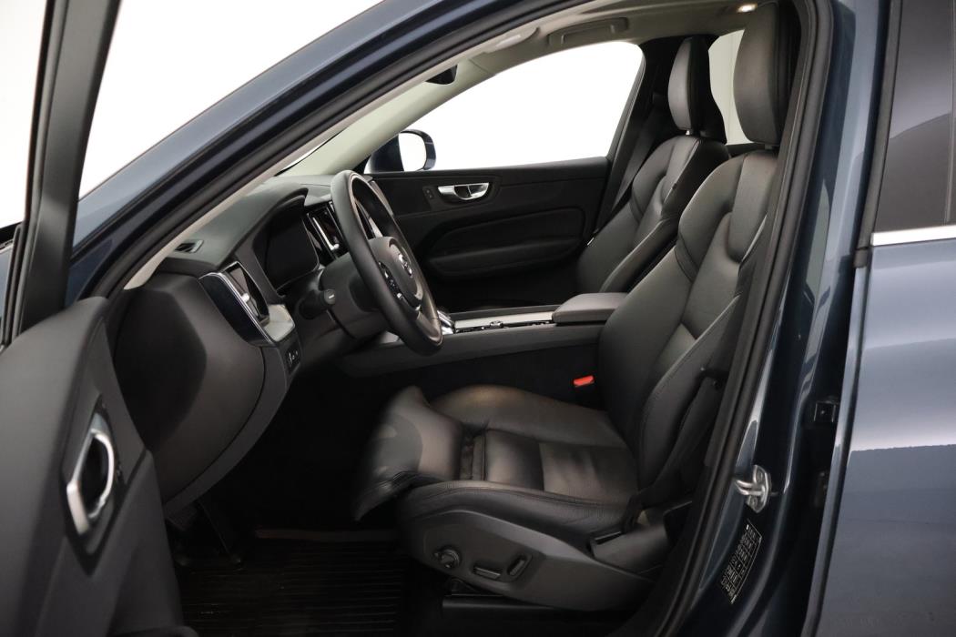 VOLVO XC60 2022