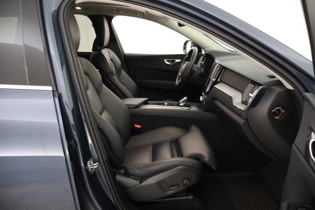 VOLVO XC60 2022