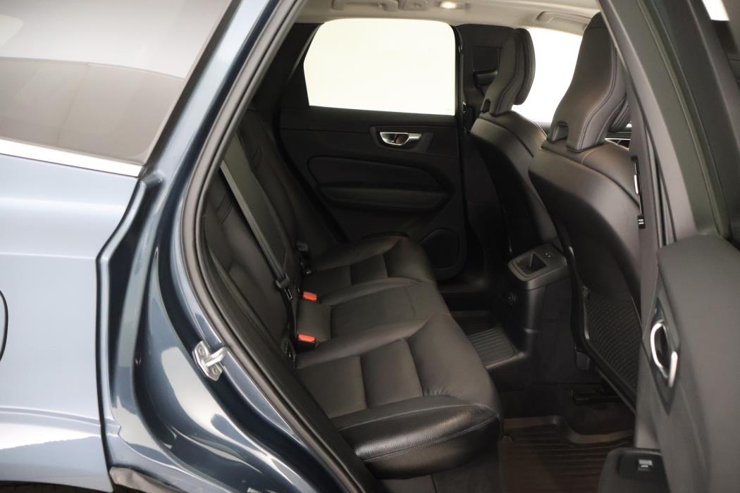 VOLVO XC60 2022