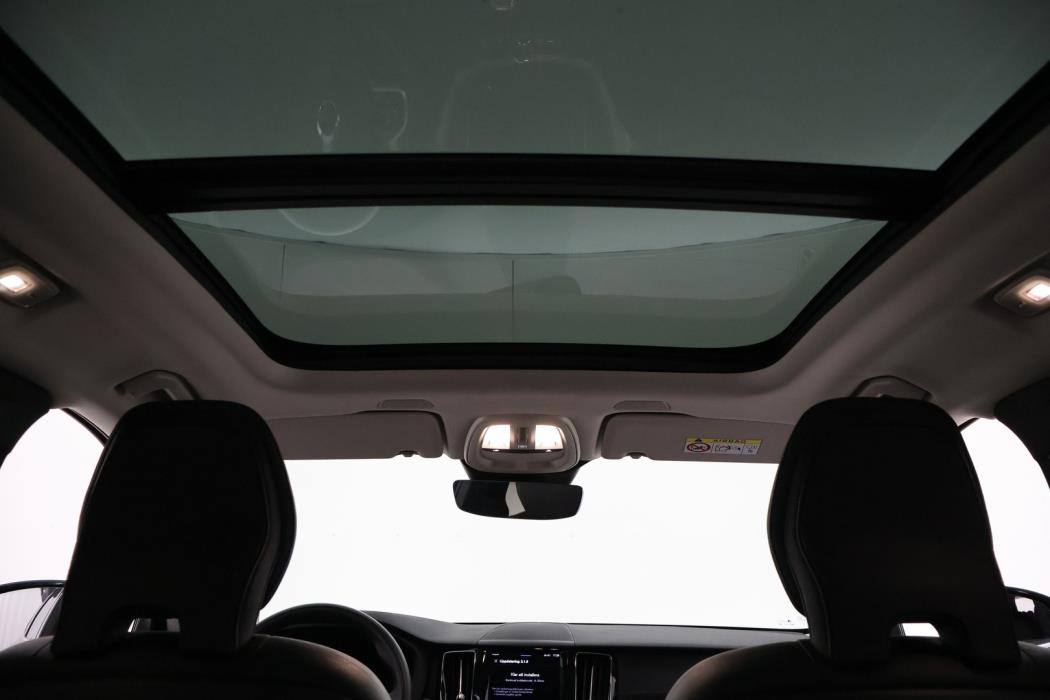 VOLVO XC60 2022