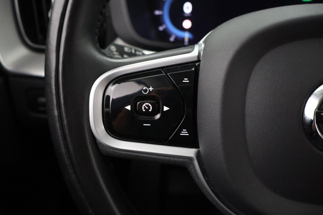 VOLVO XC60 2022