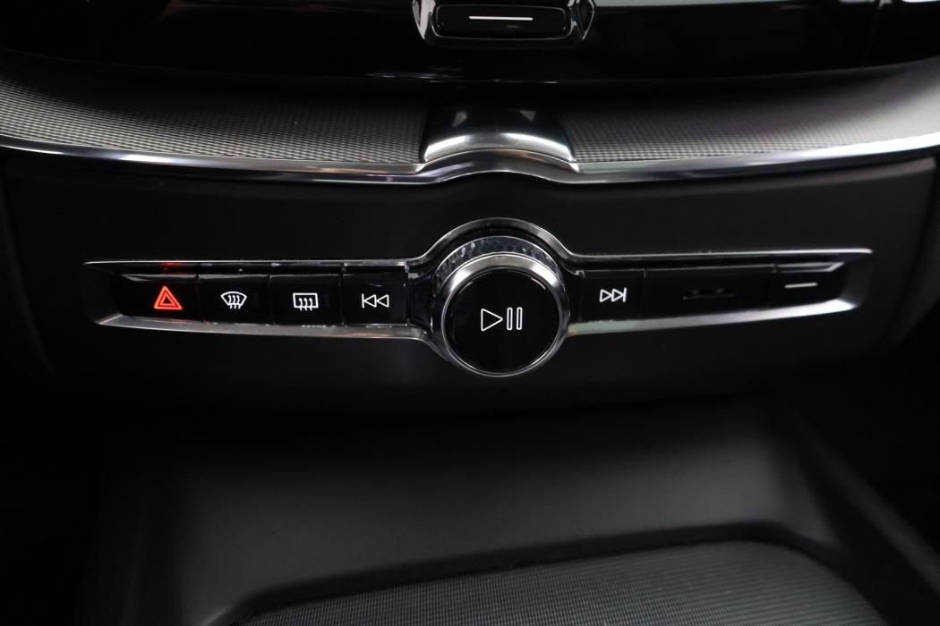 VOLVO XC60 2022