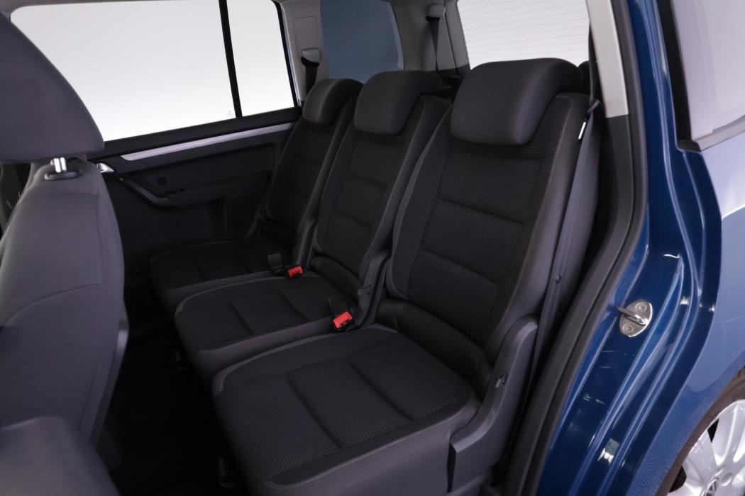 VOLKSWAGEN Touran 2012