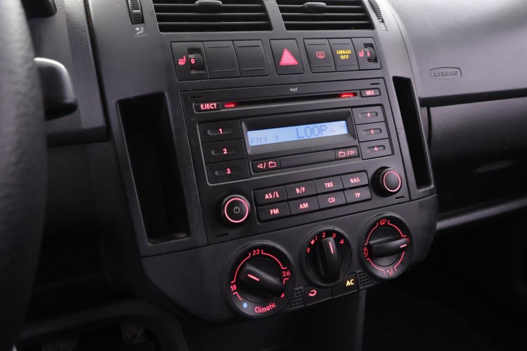 VOLKSWAGEN Polo 2006