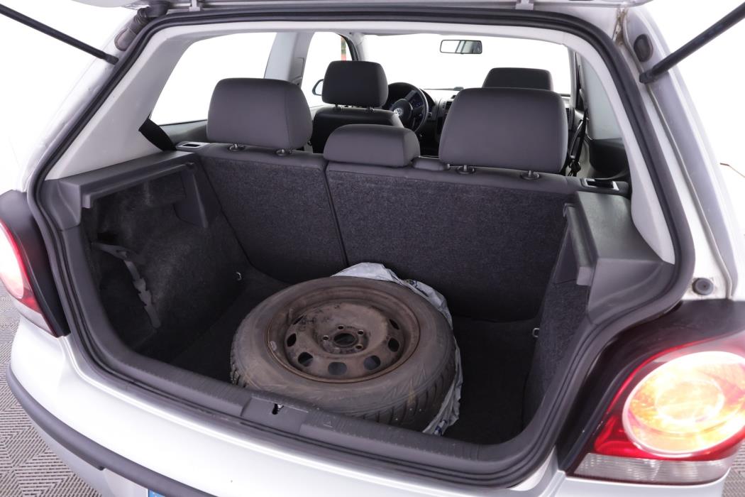 VOLKSWAGEN Polo 2006