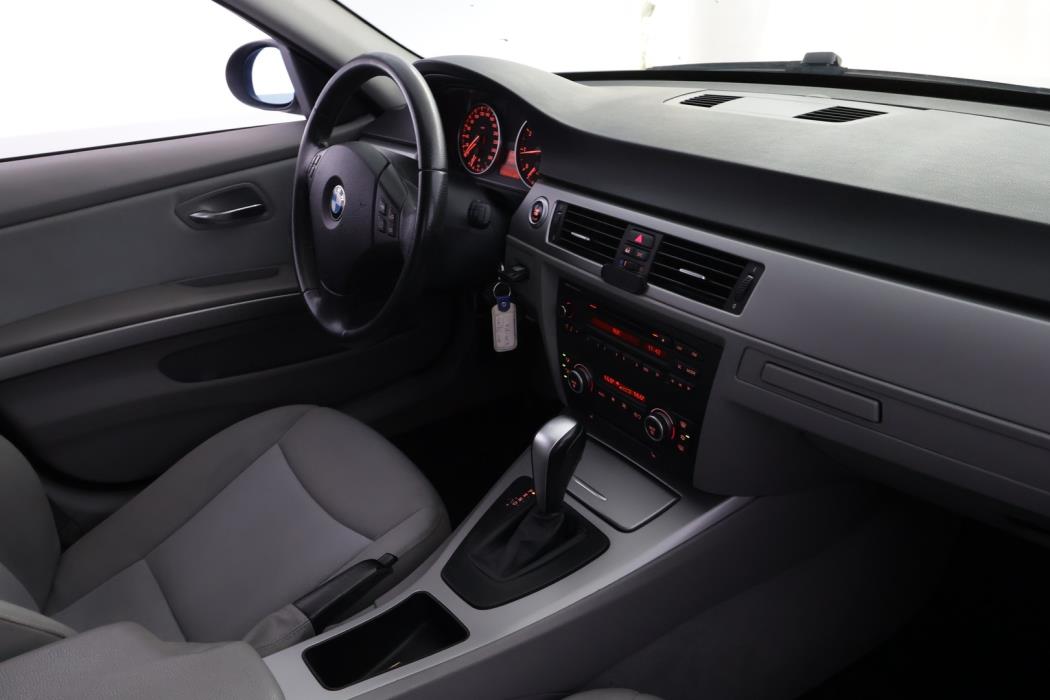 BMW 318 2008