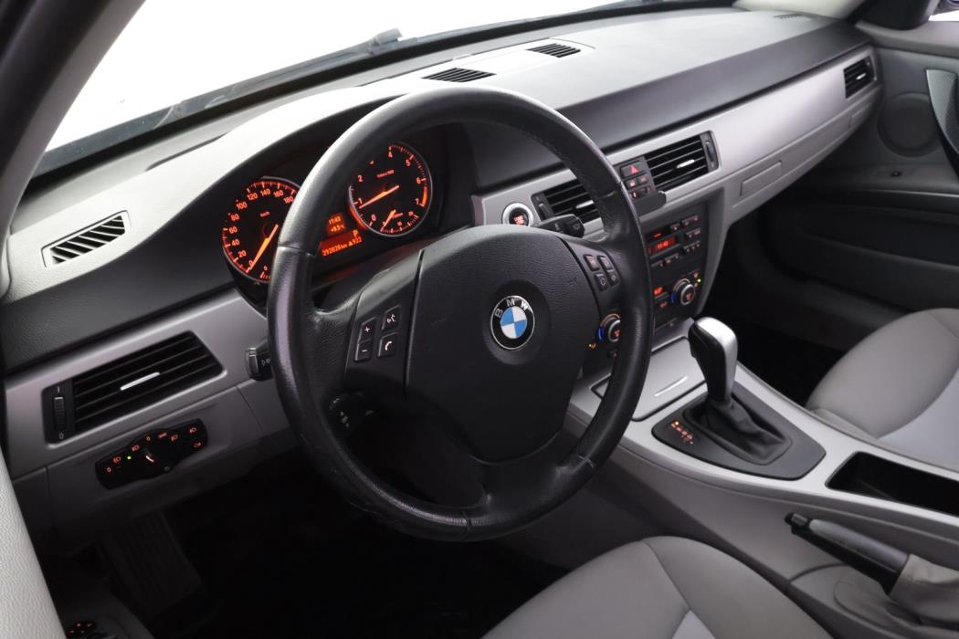BMW 318 2008