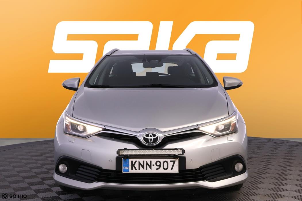 TOYOTA Auris 2016