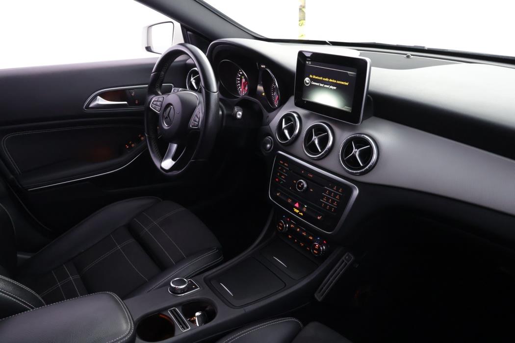 MERCEDES-BENZ CLA 2016