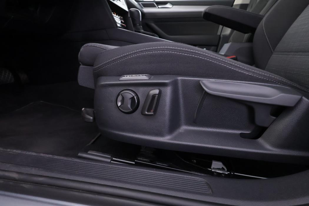 VOLKSWAGEN Passat 2021