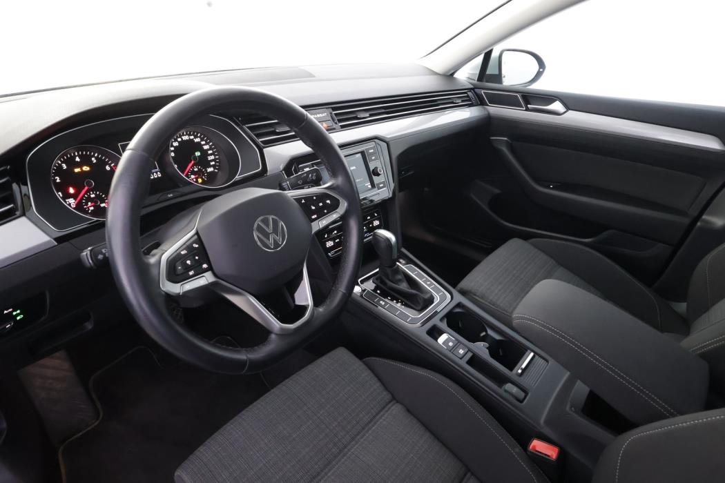 VOLKSWAGEN Passat 2021