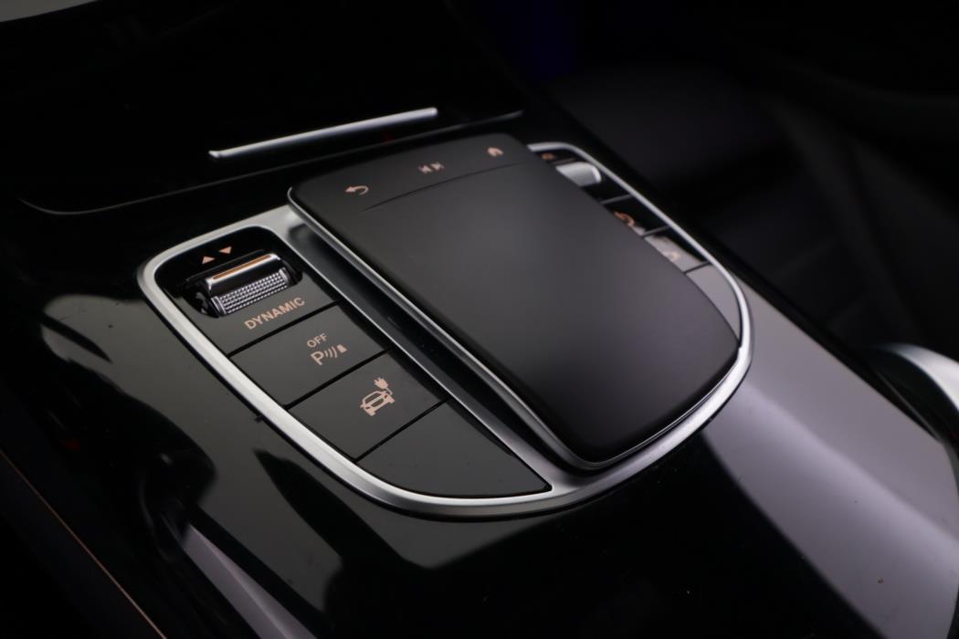 MERCEDES-BENZ EQC 2021