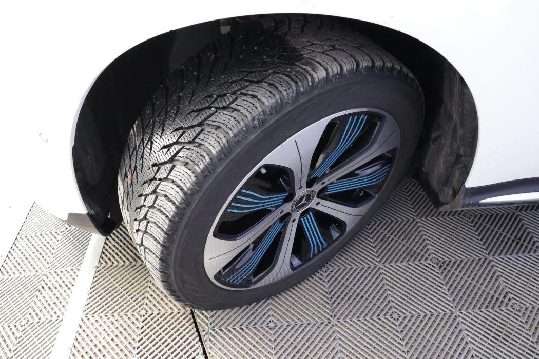 MERCEDES-BENZ EQC 2021