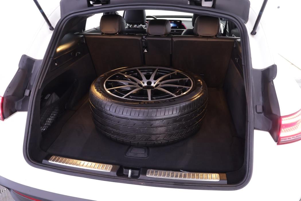 MERCEDES-BENZ EQC 2021