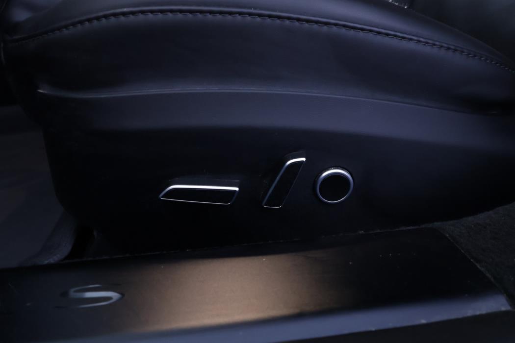 TESLA Model S 2023
