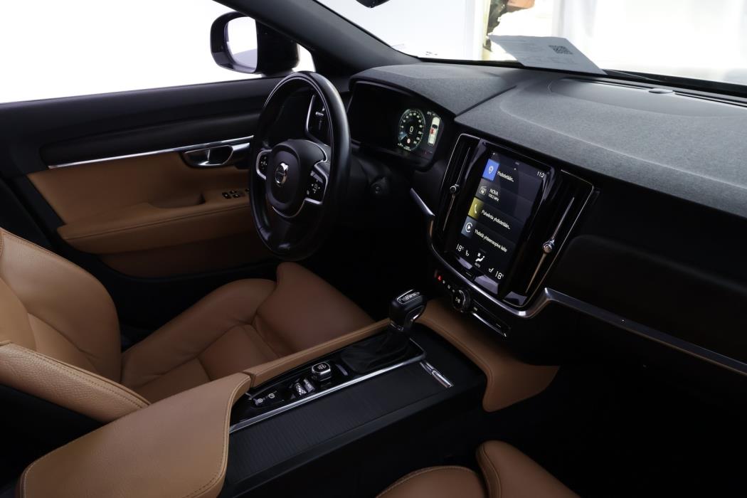 VOLVO V90 Cross Country 2018