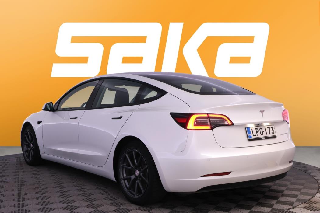TESLA Model 3 2021