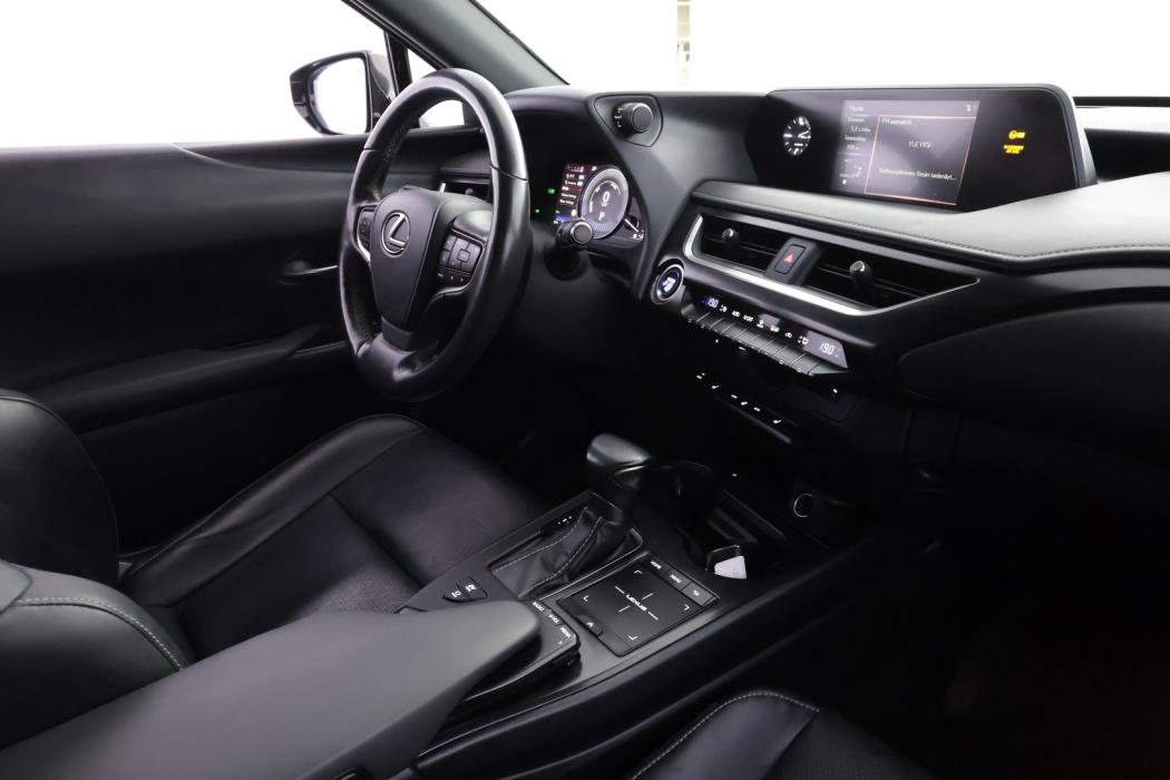 LEXUS UX 2020