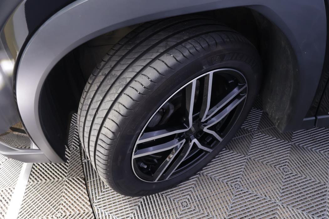 LEXUS UX 2020