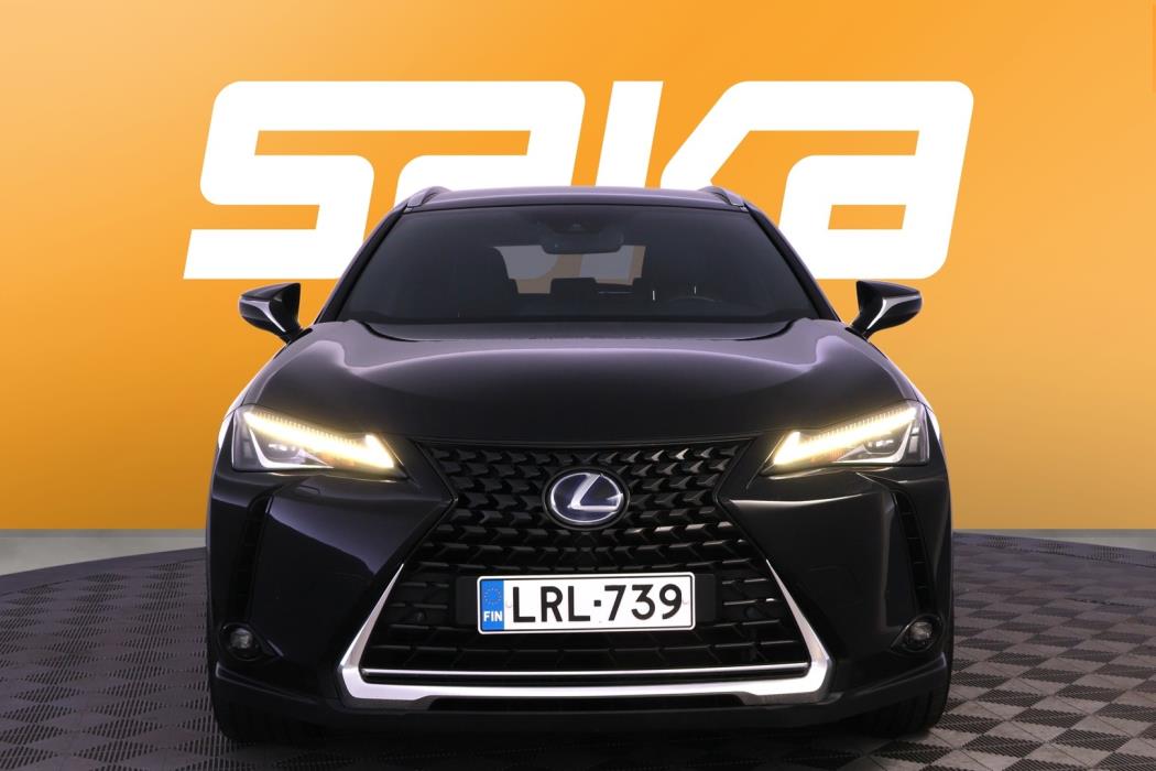 LEXUS UX 2020