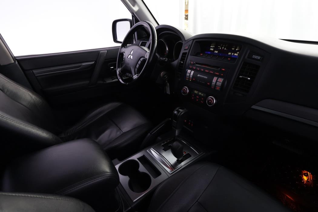 MITSUBISHI Pajero 2010