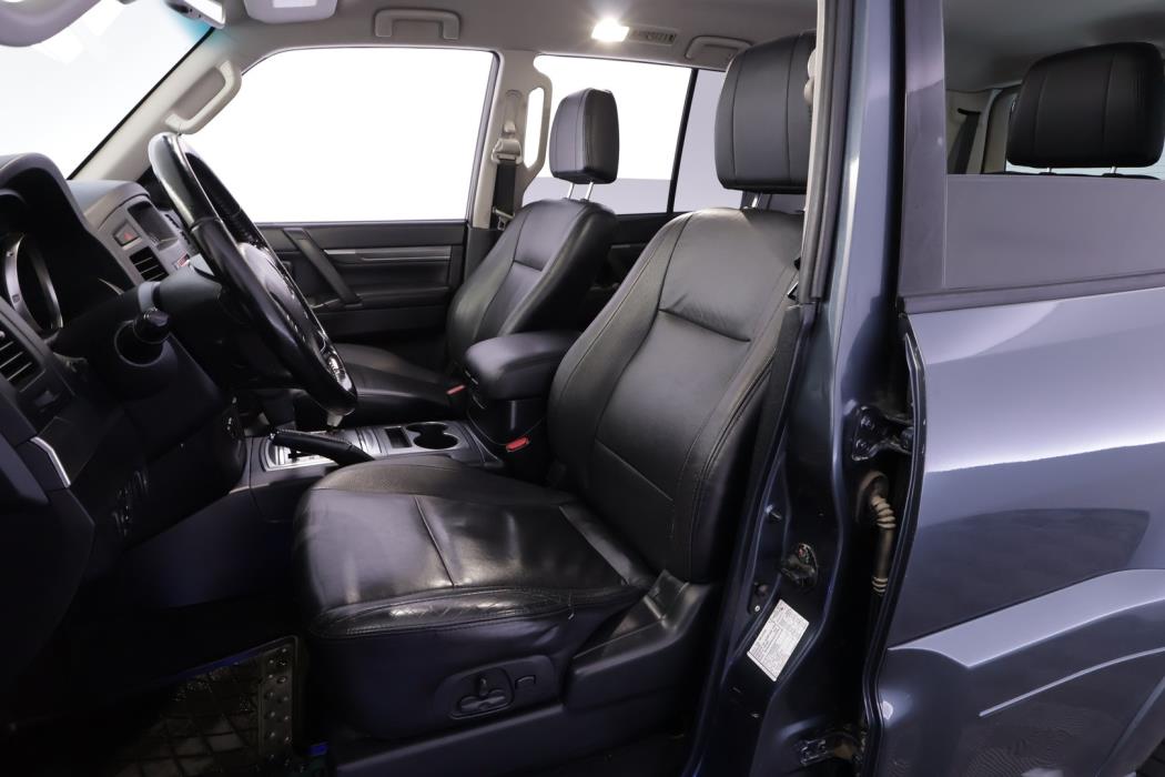 MITSUBISHI Pajero 2010
