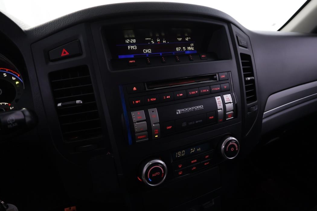 MITSUBISHI Pajero 2010