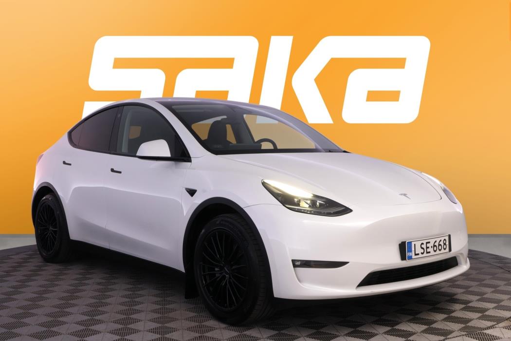 TESLA Model Y 2023