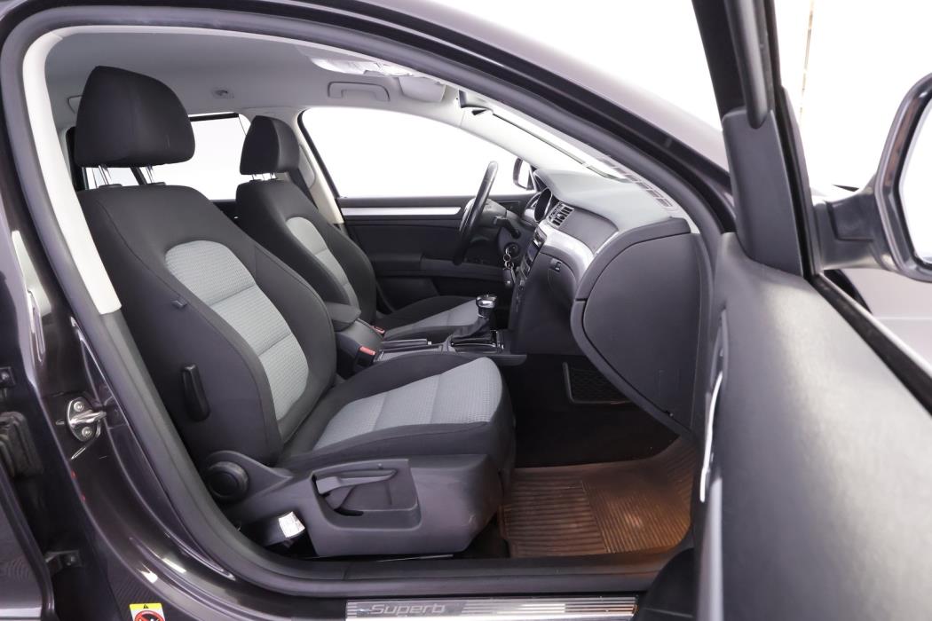 SKODA Superb 2010