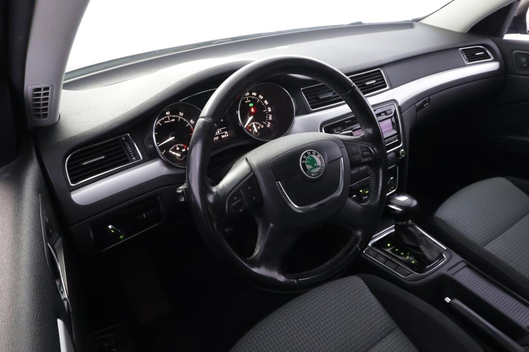 SKODA Superb 2010
