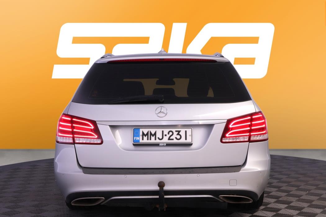 MERCEDES-BENZ E 2015